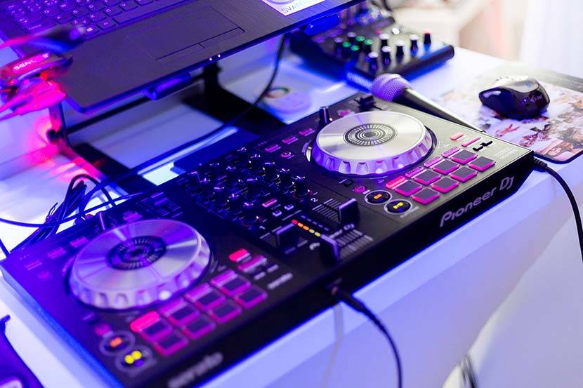 DJ Miki / DJ na svatbu, oslavu nebo večírek