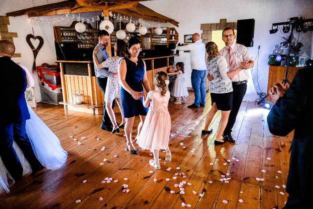 DJ Miki / Valašská svatba Žanety a Zdenka