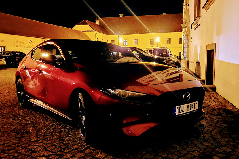 DJ Miki / Když někde vidíte toto auto, tak je tam nejspíš veselo...