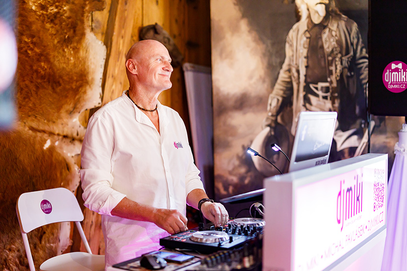 DJ Miki hraje na Ranči Kostelany